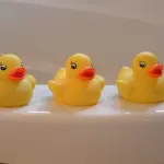 Paperelle e giochi per il bagnetto: sono sicuri?