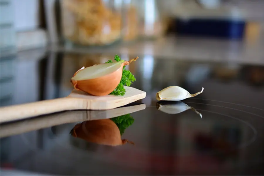 Piani cottura a induzione o a gas: quale scegliere?